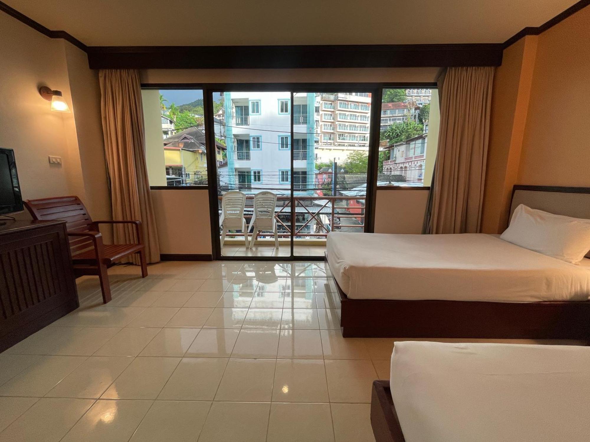 Khách sạn Bauman Phuket